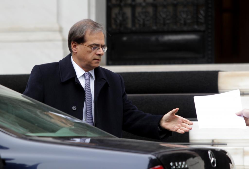 «Προληπτικά» μέτρα για το 2015 εισηγήθηκε στην τρόικα η κυβέρνηση