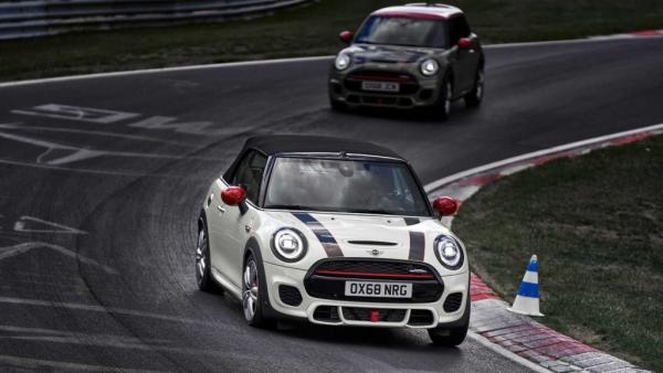 MINI JCW 2019: Ανανεωμένο και πιο φιλικό προς το περιβάλλον