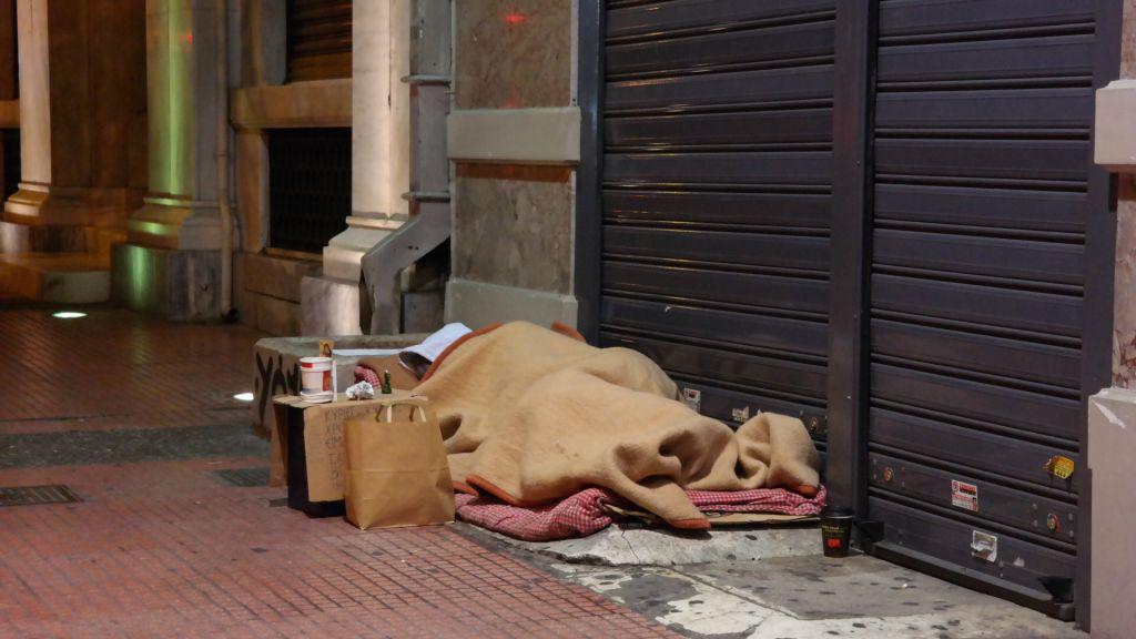 Σε λειτουργία θερμαινόμενος χώρος του Δήμου Αθηναίων για τους αστέγους