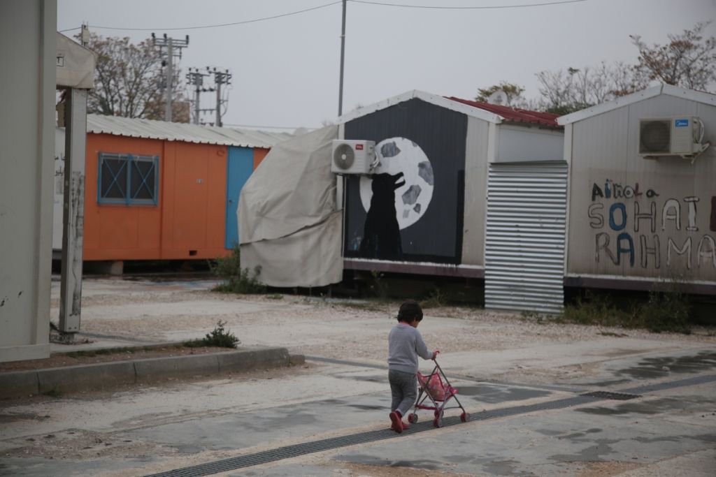 Η κυβέρνηση παρατείνει το «πάρτι» με τα προσφυγικά κονδύλια
