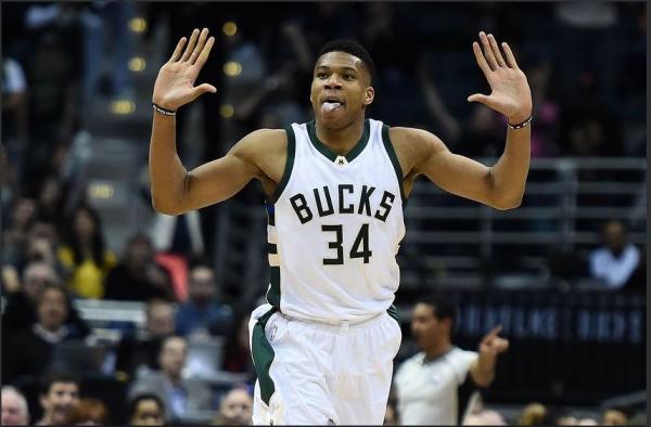 Ο Γιάννης Αντετοκούνμπο δήλωσε ότι μπορεί να πασάρει και οι Μπακς τον έκαναν… βίντεο!