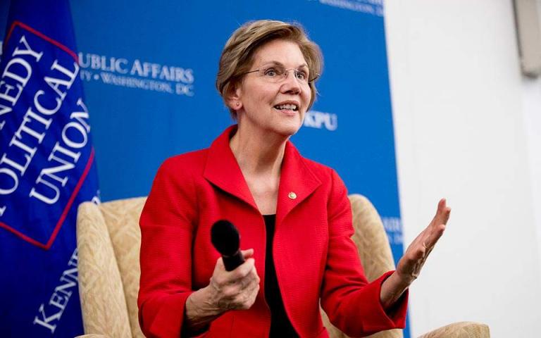 ΗΠΑ: Η Ελίζαμπεθ Ουόρεν προχωρά την υποψηφιότητά της για την Προεδρία