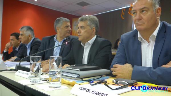 Κοινό μέτωπο συγκροτούν οι ενώσεις Δήμων και Περιφερειών