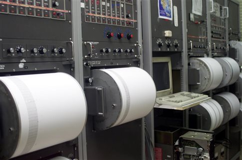 Επιφυλακτικοί οι επιστήμονες για τον σεισμό