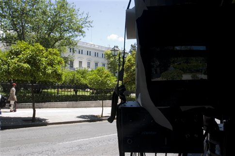 Σύσκεψη στο Προεδρικό για τη συγκρότηση της υπηρεσιακής κυβέρνησης