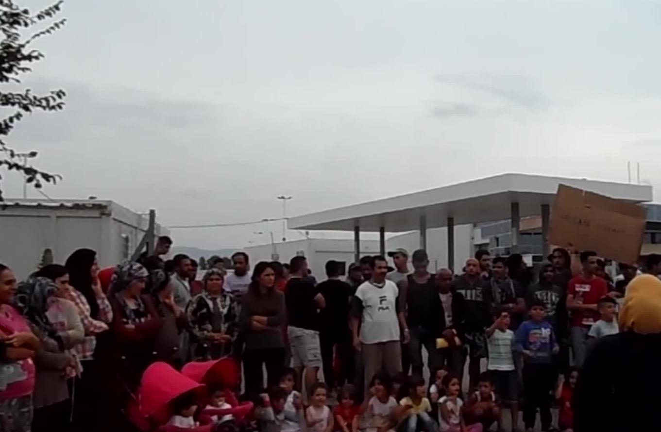 Διαμαρτυρία προσφύγων στο κέντρο φιλοξενίας των Τρικάλων