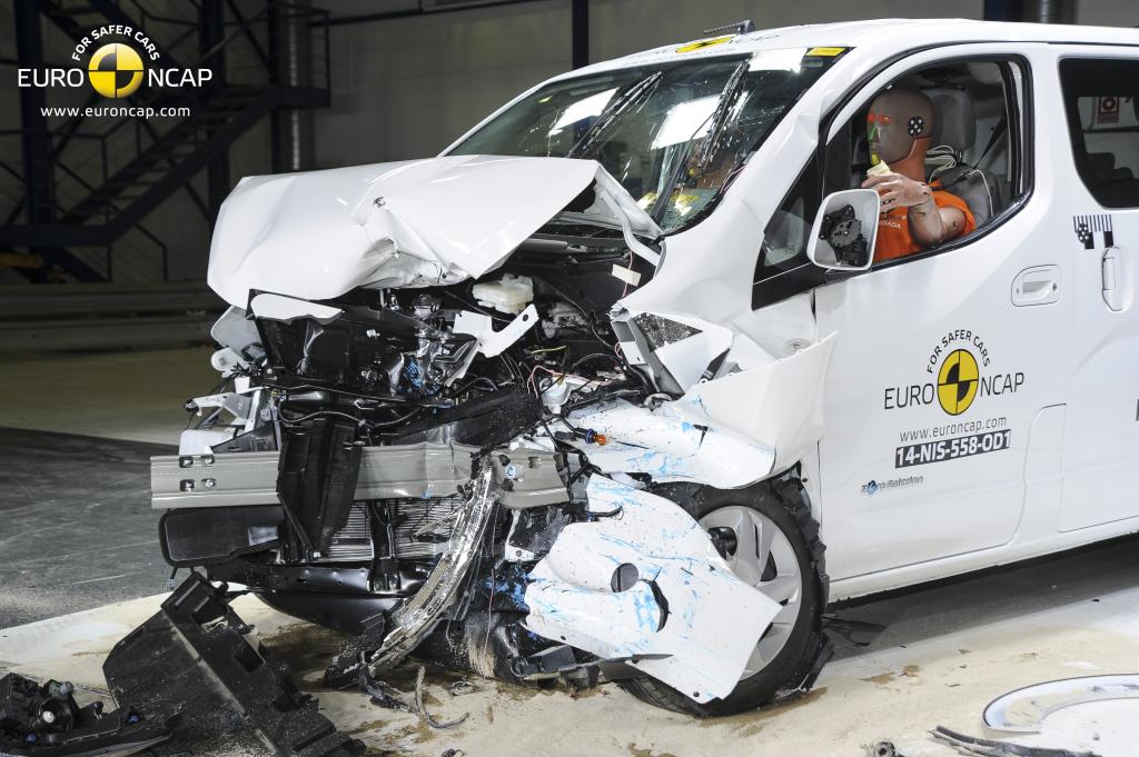 EuroNCAP Crash Test – Nissan e-NV200 Evalia 2014