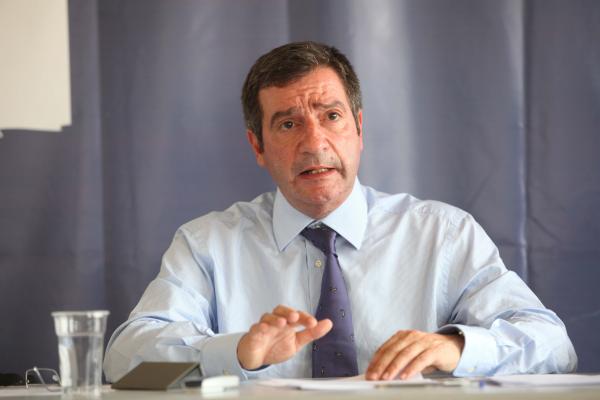 Ο υποψήφιος Δήμαρχος Αθηναίων Γ.Καμίνης στο mega