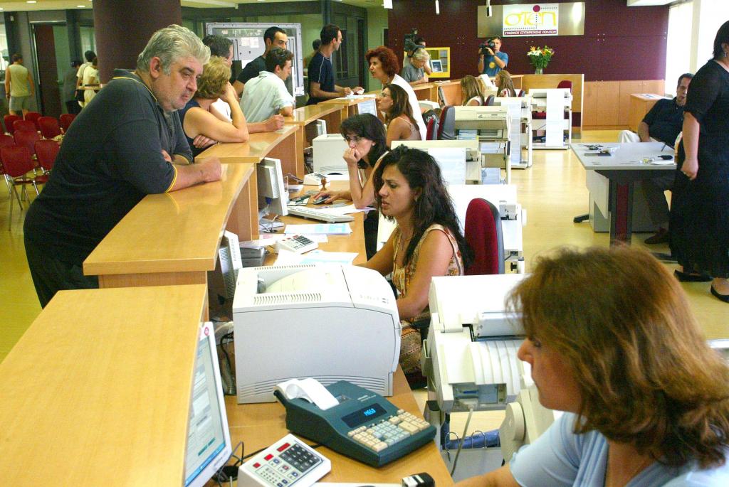 Περισσότερες οι προσλήψεις από τις απολύσεις τον Μάρτιο