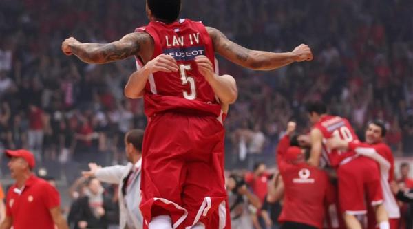 Ευρωλίγκα: Ο Ολυμπιακός νίκησε την Εφές και πετάει για Λονδίνο (82 – 72)
