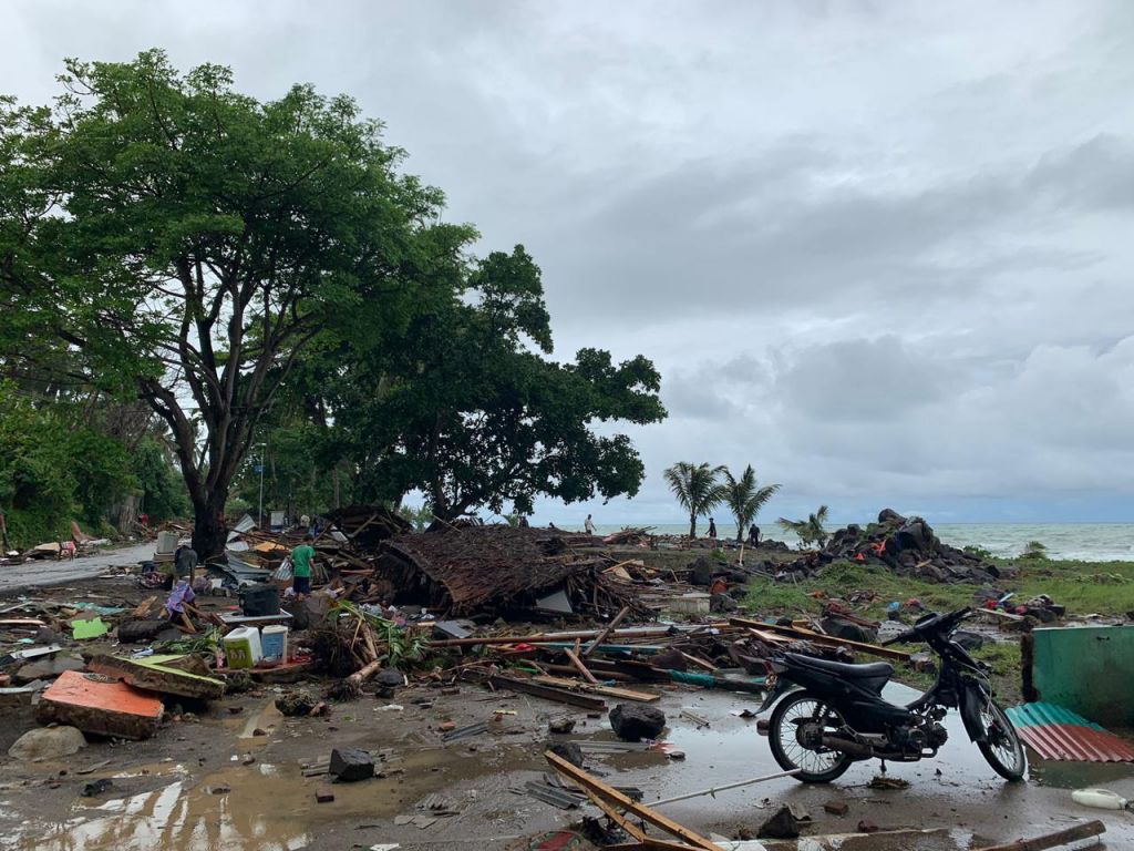 Τραγωδία στην Ινδονησία: 168 νέκροι από το φονικό τσουνάμι