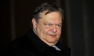 Ευ. Βενιζέλος: «Βρισκόμαστε στην κόψη του ξυραφιού»