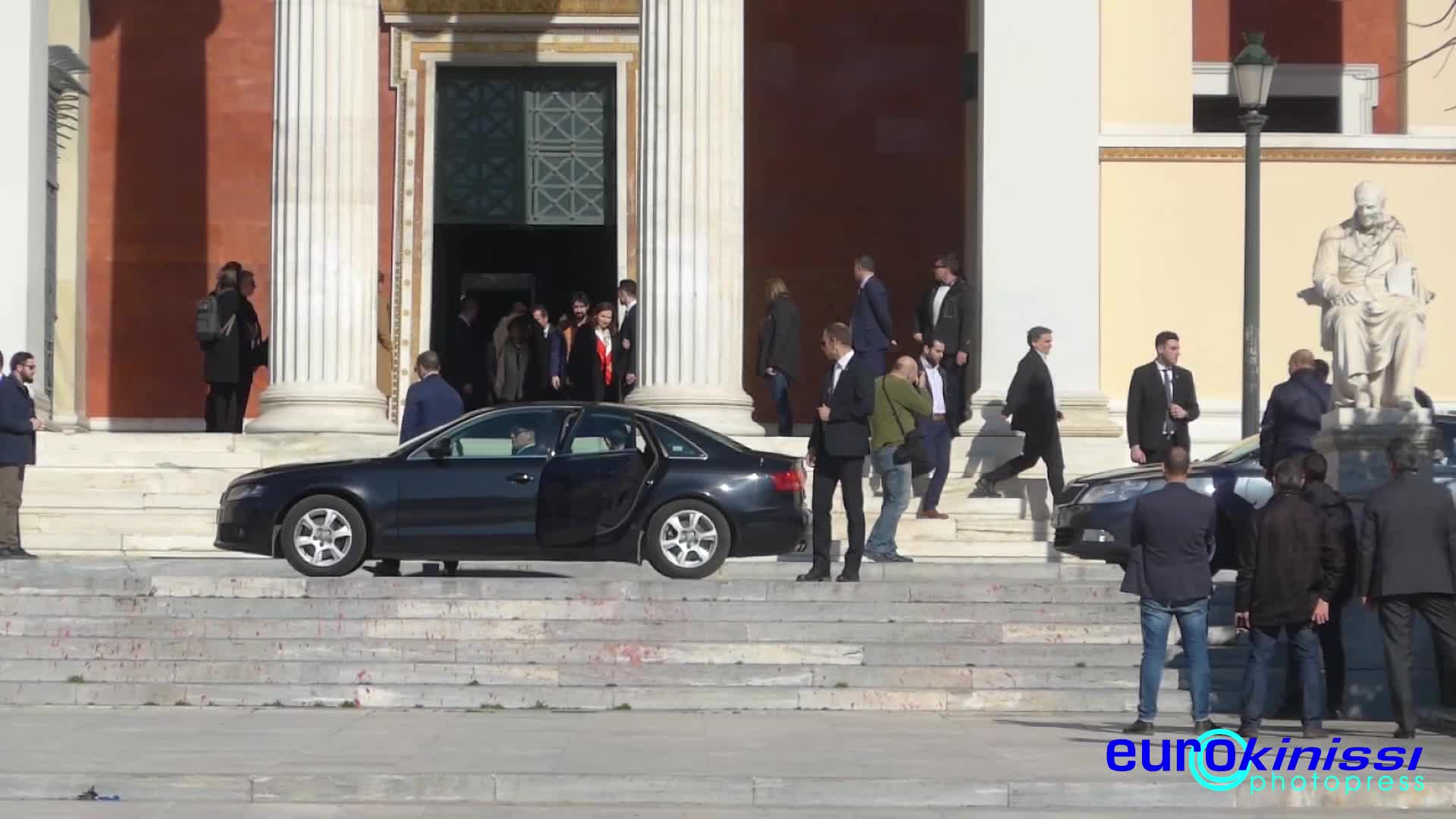 Διαμαρτυρία στα προπύλαια για τον Πιέρ Μοσκοβισί