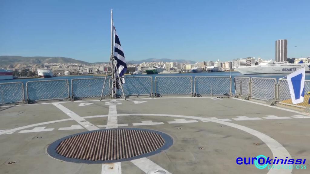 Ανοιχτά για το κοινό πλοία και υποβρύχιο του Πολεμικού Ναυτικού στον Πειραιά