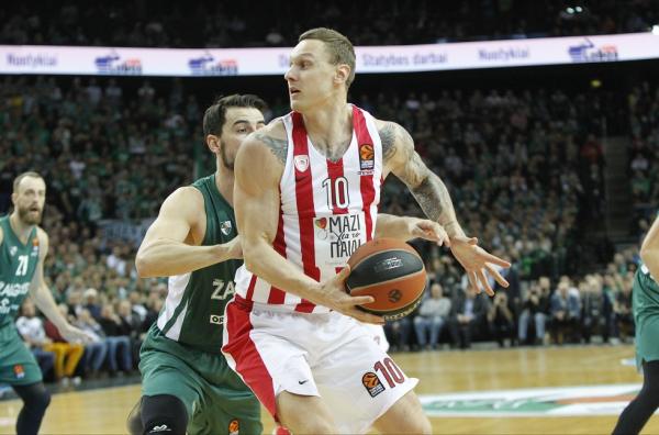 Κάνει τα πάντα για να προλάβει το ντέρμπι ο Τίμα