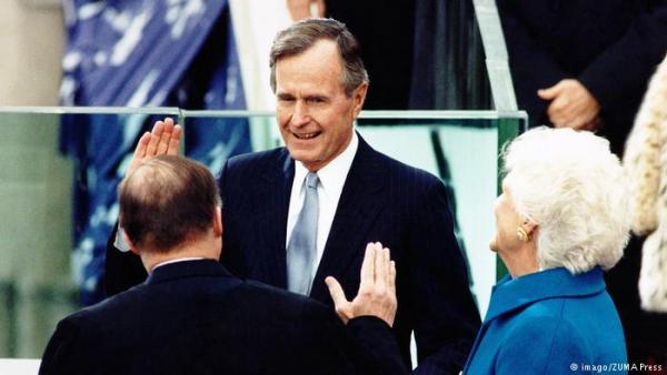 Tζωρτζ Μπους, πρόεδρος σε ταραχώδη εποχή
