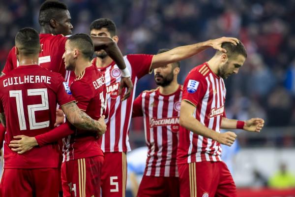 Ο Ολυμπιακός «κρύβει» την μπάλα