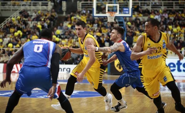 Ο Χάντερ οδήγησε την ΑΕΚ στη νίκη