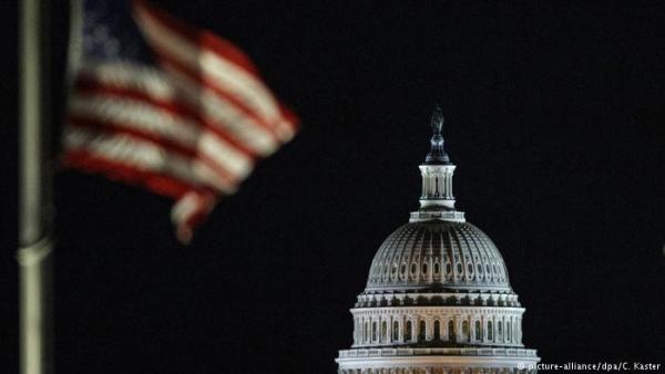 Υπό παράλυση το αμερικανικό δημόσιο