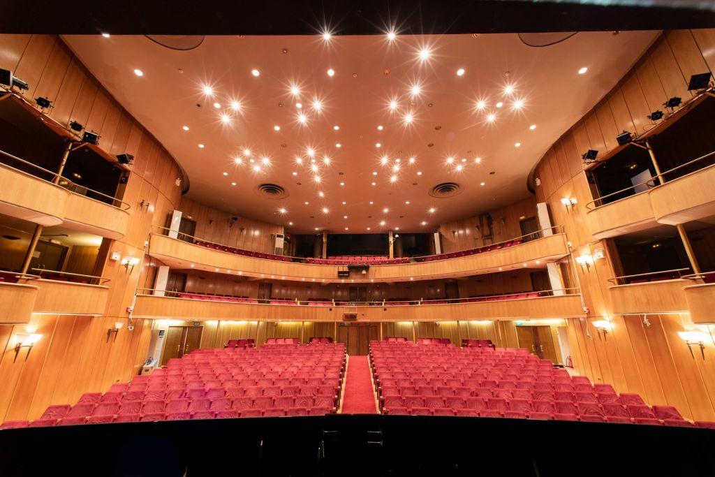 «Οι μελωδίες των Χριστουγέννων» στο ανακαινισμένο Θέατρο Ολύμπια