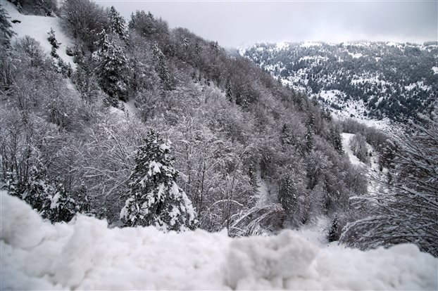 Kύμα κακοκαιρίας με ισχυρές καταιγίδες και χιόνια