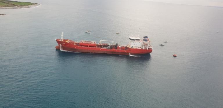 Κύπρος: Δεν υπάρχει θαλάσσια ρύπανση από τη φωτιά στο πετρελαιοφόρο