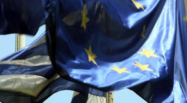 Χωρίς ρήτρα δραχμής έκλεισε η συμφωνία χρηματοδότησης από την ΕΤΕπ