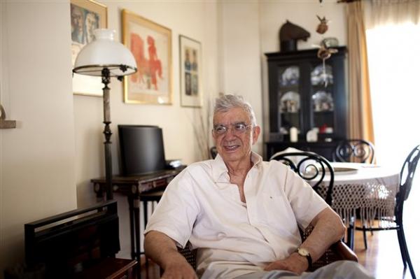 Δολοφονήθηκε ο Μένης Κουμανταρέας