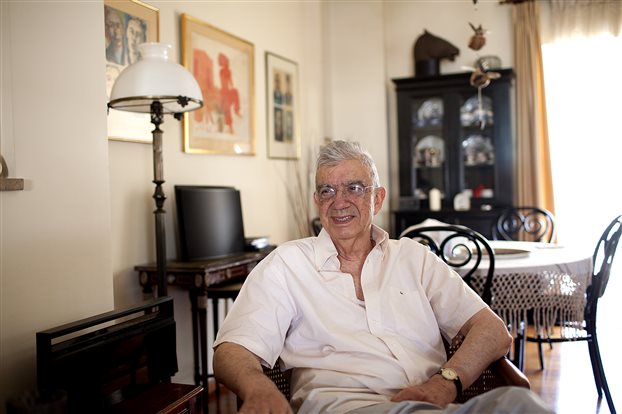 Δολοφονήθηκε ο Μένης Κουμανταρέας