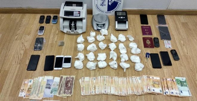 «Μπλόκο» σε διεθνές καρτέλ ναρκωτικών – Διοχέτευε κοκαΐνη στην Ευρώπη μέσω Ελλάδας