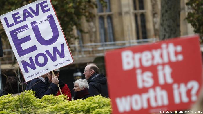 Τι λένε οι Βρετανοί τρεις μήνες πριν το Brexit