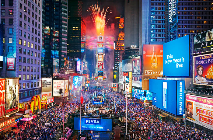 H Νέα Υόρκη υποδέχεται το 2019 στην φαντασμαγορική Times Square