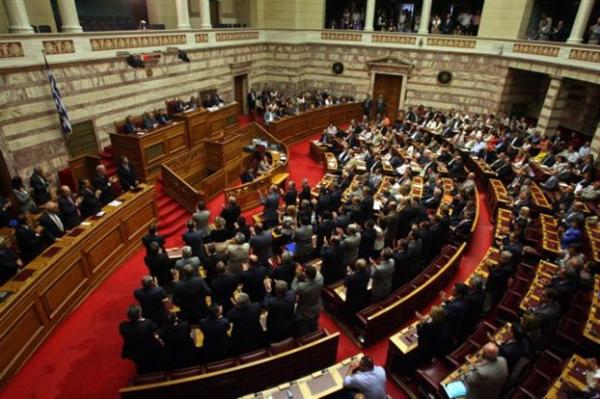 Σχόλια της αντιπολίτευσης για τις προγραμματικές δηλώσεις του Αντ. Σαμαρά