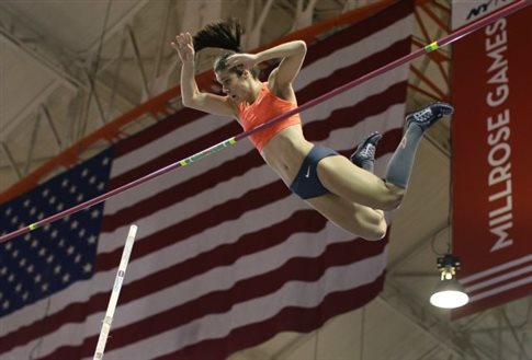 Η Στεφανίδη έσπασε το φράγμα των 4.90μ. και έγινε η 4η καλύτερη στον κόσμο