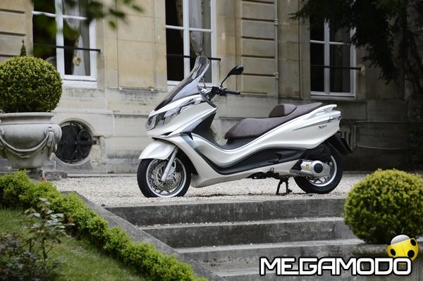 Piaggio X10