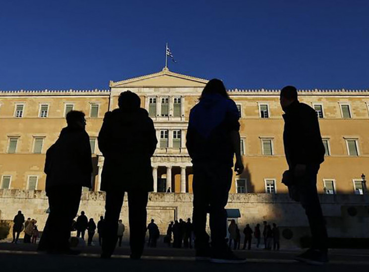 Καμία εμπιστοσύνη δεν έχουν οι Έλληνες σε κόμματα και ΜΚΟ