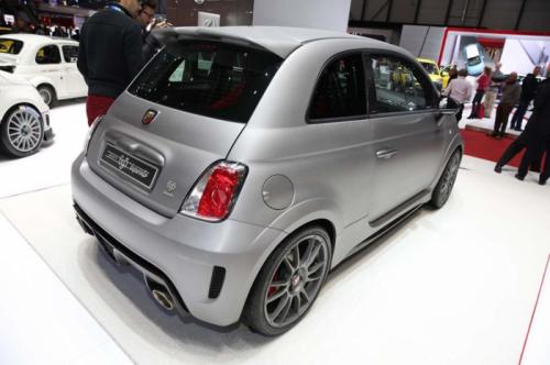 84η Έκθεση Αυτοκινήτου Γενεύης: Abarth 695 biposto