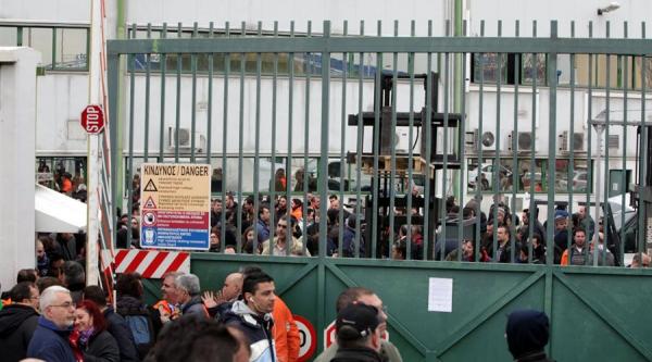 Επέμβαση των ΜΑΤ στο αμαξοστάσιο του Μετρό