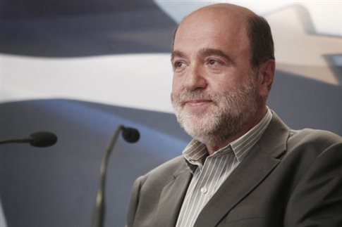 Αλεξιάδης: Εξετάζεται σύνδεση του αφορολόγητου με τη χρήση «πλαστικού χρήματος»