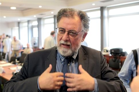 Πανούσης: Έχουμε πλέον τρικομματική κυβέρνηση – Βέβαιες οι πρόωρες εκλογές