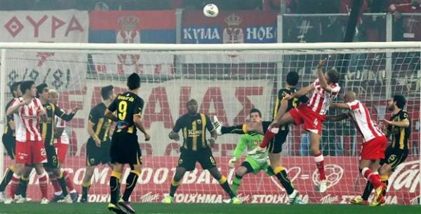 Ο Ολυμπιακός μεγάλος νικητής (2-0) στο ντέρμπι με την ΑΕΚ