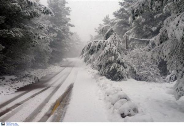 Χιόνια και χαμηλές θερμοκρασίες σε όλη την Ελλάδα