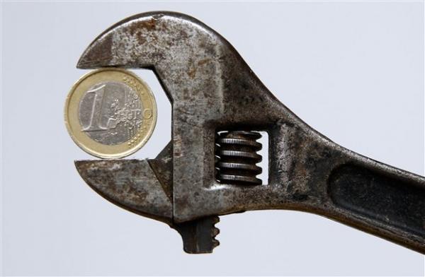 Κόβεται από τη Δευτέρα το επίδομα γάμου για ιδιωτικούς υπαλλήλους