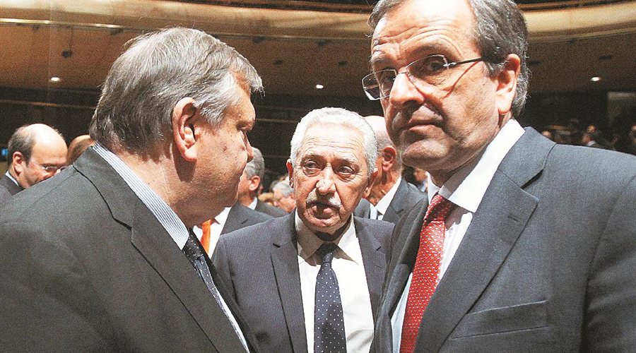 Κοινή γραμμή στην κυβέρνηση για απολύσεις 15.000 δημοσίων υπαλλήλων