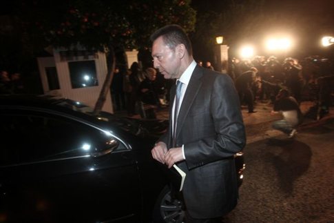 Σε ελληνική τράπεζα τα κυπριακά υποκαταστήματα, λέει ο Γ.Στουρνάρας