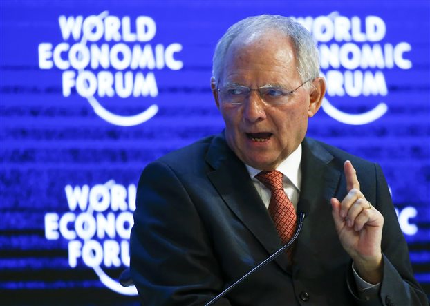 «Μονομαχία» Σόιμπλε-Τσίπρα στο Νταβός