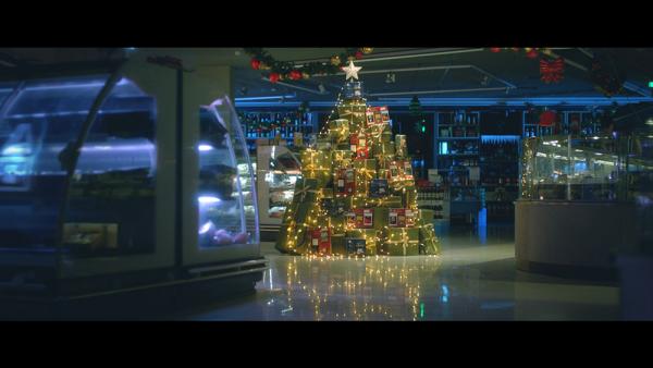 Μια υπόσχεση ότι τα φετινά Χριστούγεννα… κανείς δεν θα είναι μόνος του