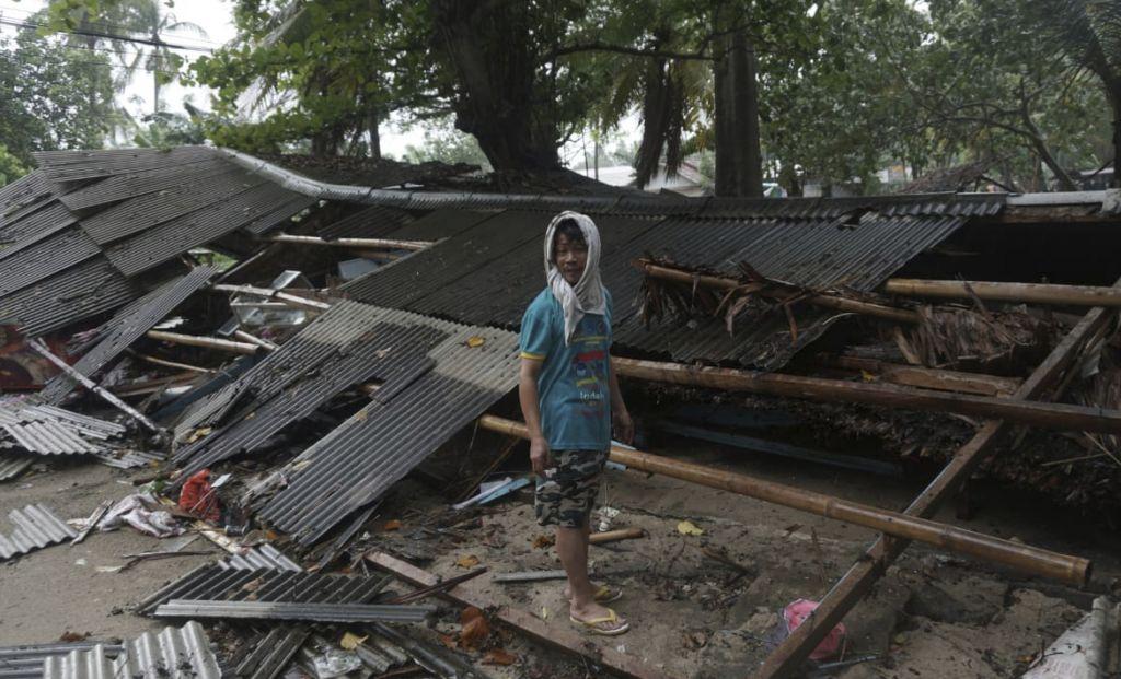 Σκηνές αποκάλυψης μετά το τσουνάμι στην Ινδονησία