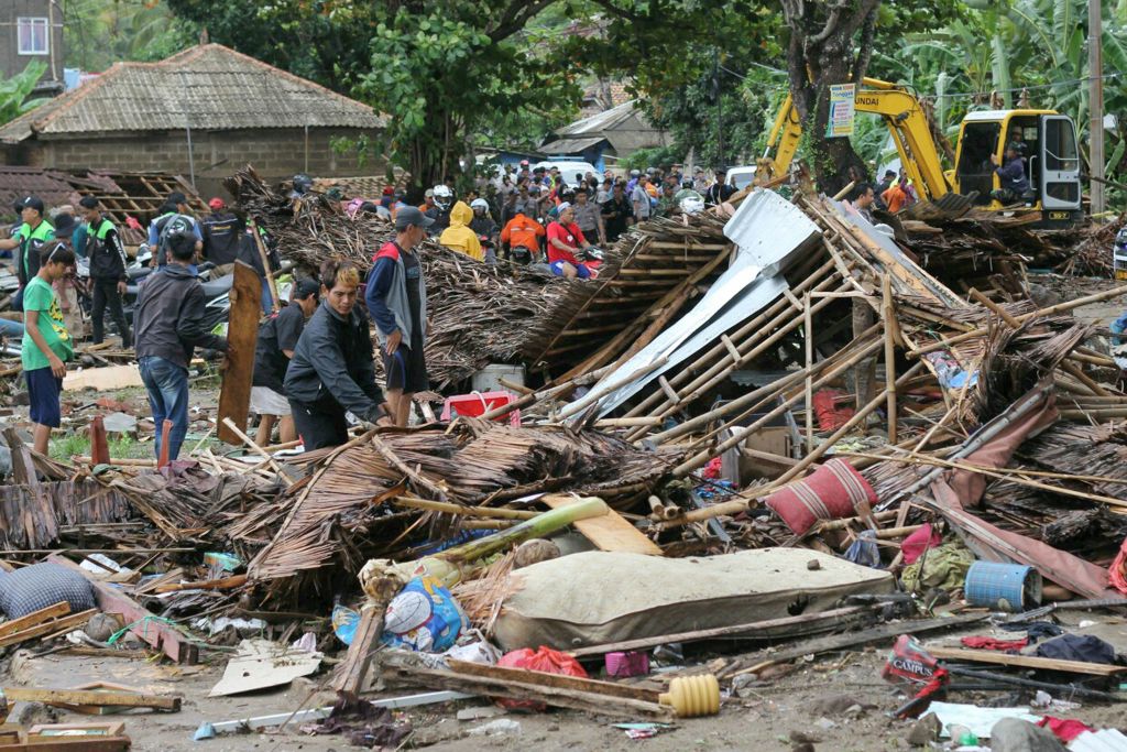 Φονικό τσουνάμι στην Ινδονησία: 168 νεκροί και εκατοντάδες τραυματίες
