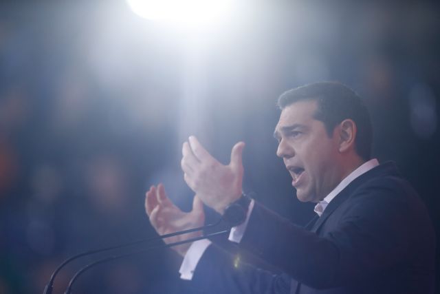 Il Manifesto : Ο Τσίπρας προσπαθεί να ανακάμψει με παροχές